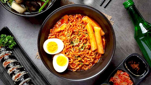 Best Korean Street Food Restaurants In Delhi